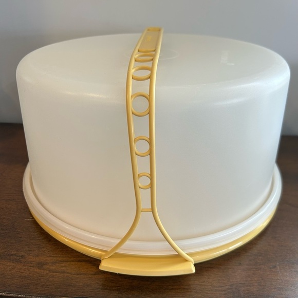 Tupperware 12” Cake Carrier Gold Base 1256-4 Handle 1258-7 Sheer Lid 1257-6 Vtg. - Picture 4 of 14